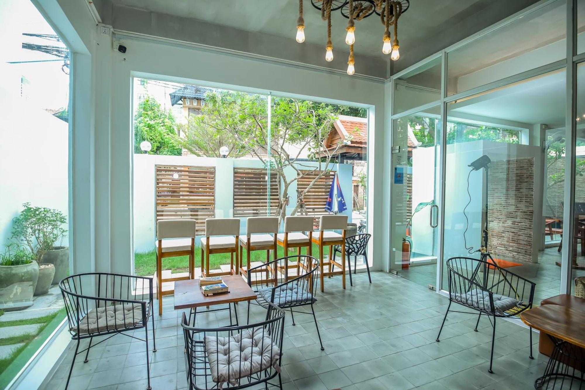 Bliss & Beats Hostel Phnom Penh Exterior foto
